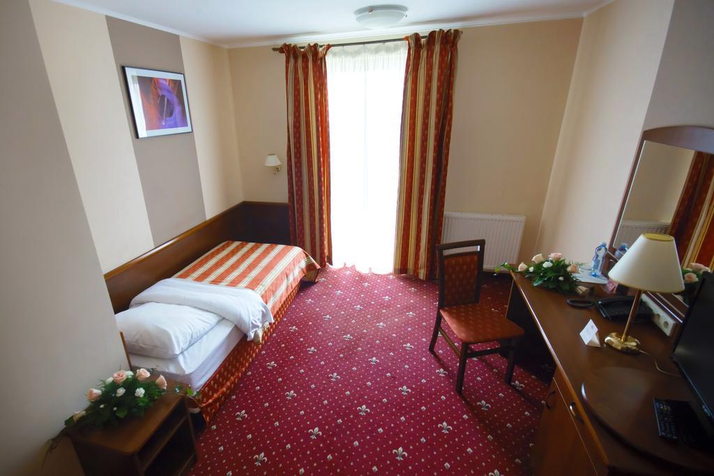Hotel Novum & Spa نيبووميتسا المظهر الخارجي الصورة