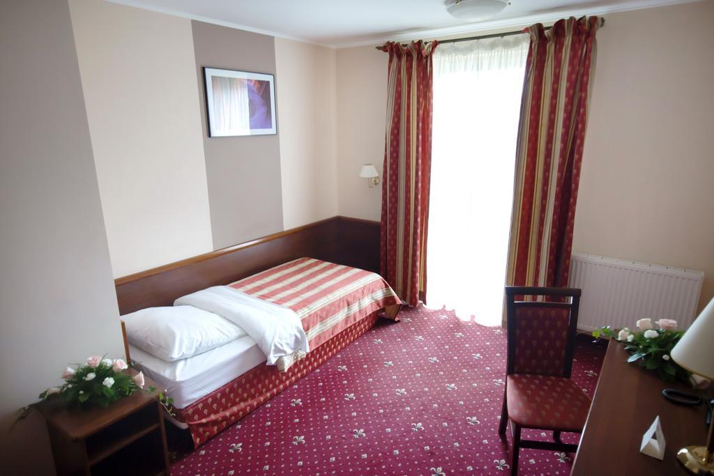 Hotel Novum & Spa نيبووميتسا المظهر الخارجي الصورة