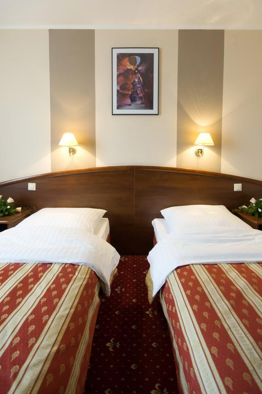 Hotel Novum & Spa نيبووميتسا المظهر الخارجي الصورة