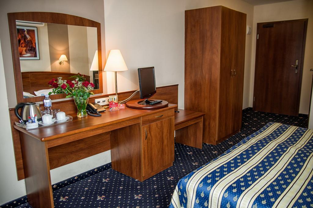 Hotel Novum & Spa نيبووميتسا المظهر الخارجي الصورة